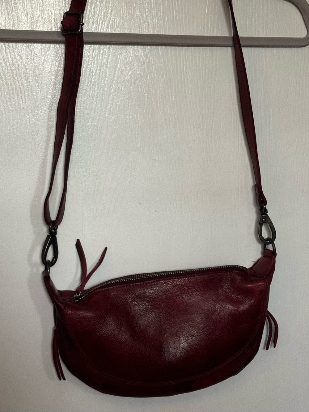 Women's Burgundy Leather Crossbody Bag - Picture 9 of 9